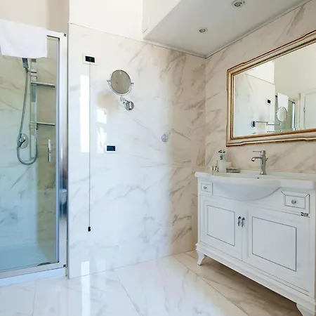 Royal House 4* Рим