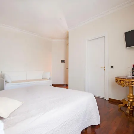 Royal House Гостевой дом 4*