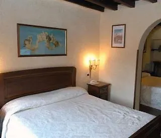 Pensión Royal House 3*