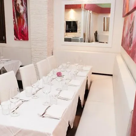 Royal House Gasthof 3*