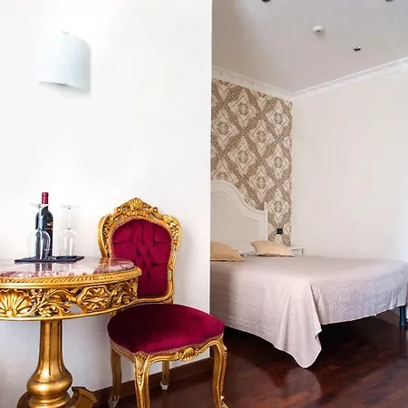 Royal House Pensionat 4*